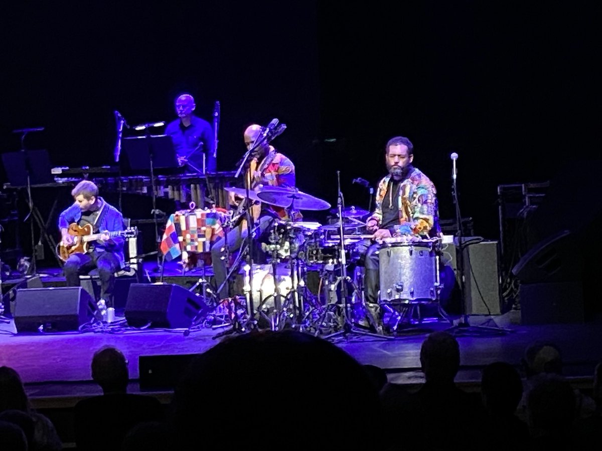 ⁦⁦@MakayaMcCraven⁩ ⁦@LCOrchestra⁩ ⁦@BarbicanCentre⁩ #inthesetimes #slayingit ⁦@LondonJazzFest⁩ 💙