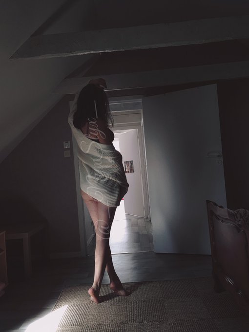 Sweet Dreams ✨️ https://t.co/4xNGWPi1B7<a href="/tag/tittytuesday"class="tags"><span>#tittytuesday</span></a>