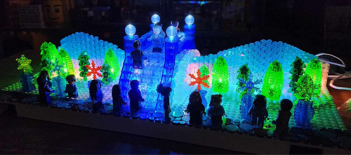 This weekend, KC Brick Lab will be having our monthly meeting at @thesortedbrick on 12 Nov at 6pm. We are finishing up our builds for the @unionstationkc Holiday Reflections Display that starts later this month.