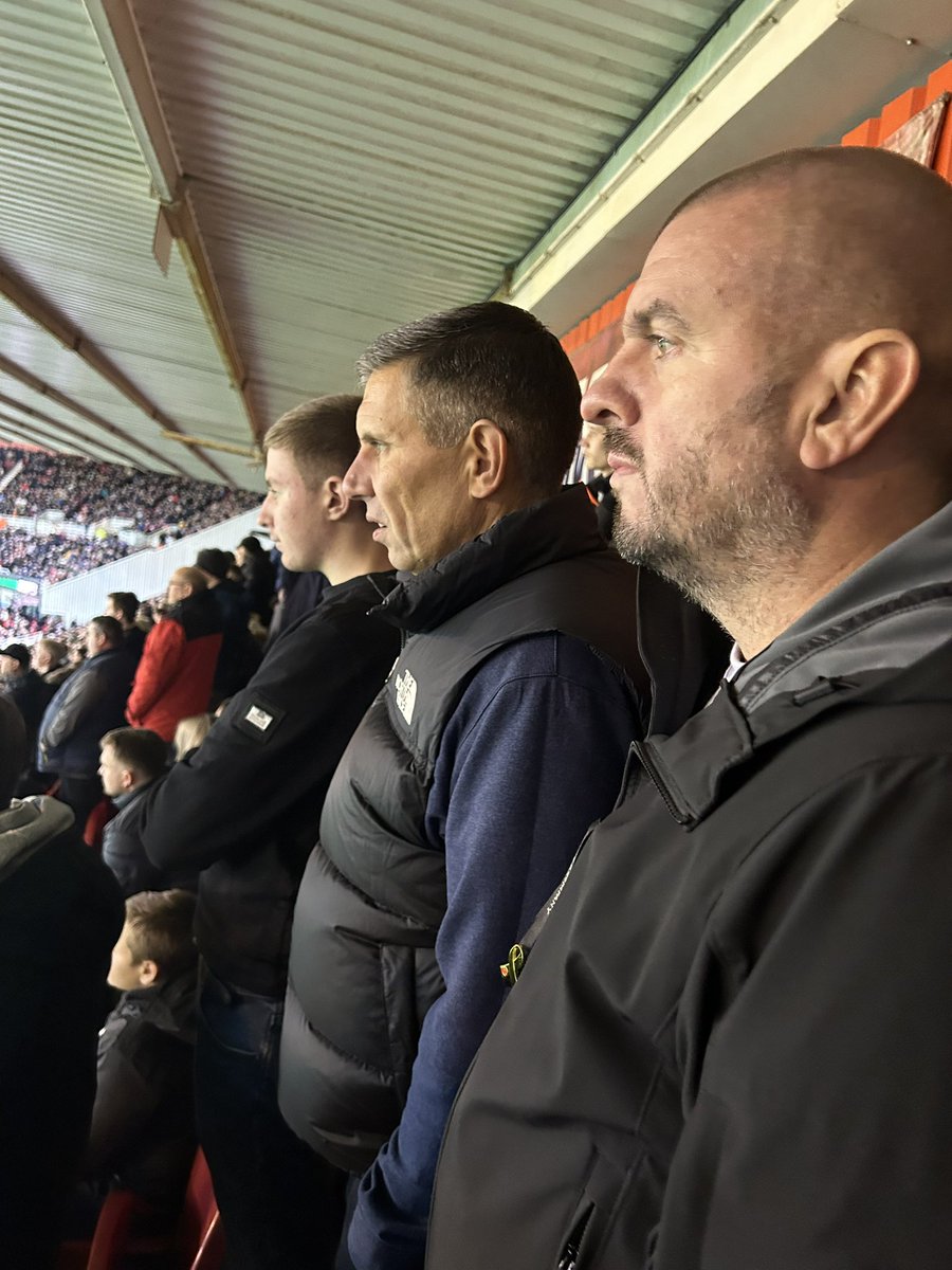 Chill out lads, we might nick a 1-0 here #UTB