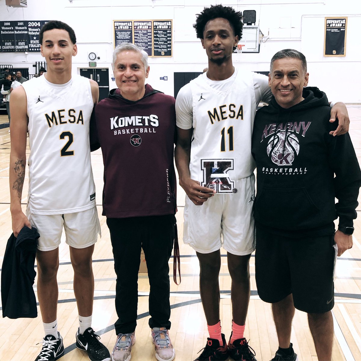 FCiriza's tweet photo. Excellent night supporting our Komet Family! @_zaybaker_ and @hangstersvg played big roles in @sdmesabasketball ‘s 2OT win over Riverside CC tonight. https://t.co/2WSsKH4wRT