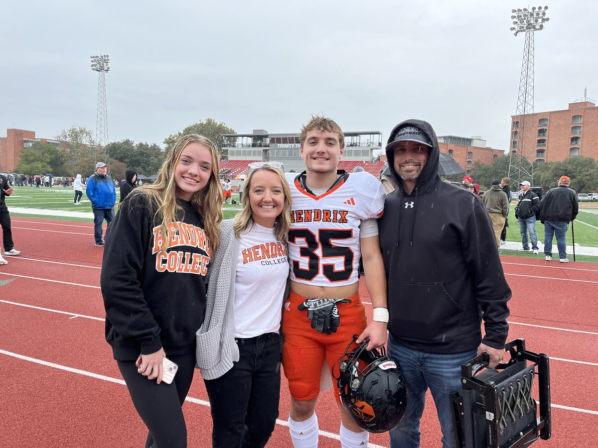 Sundae Foster tweet media