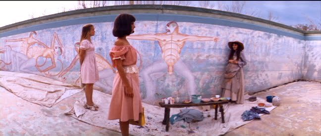 @museumofhomevideo joins us tonight for a gonzo double at 7:30pm

SIMPLY IRRESISTIBLE on 35mm - Buffy learns how to cook with the magic of a talking crab. Yup. 

3 WOMEN - Altman’s dream vision of pool paintings and persona breakdowns. It’s very much a surrealistic pillow, best!