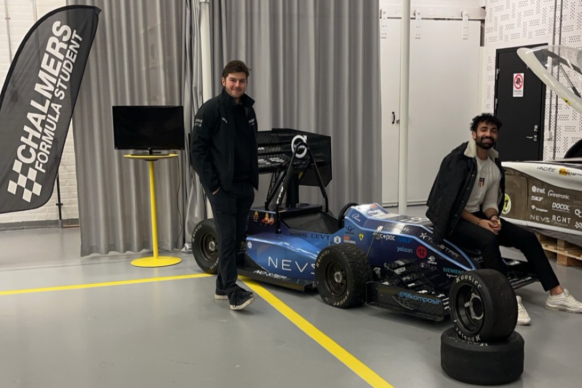 ChalmersFormula's tweet image. Rädda Ägget - where creativity, engineering, and egg-citement collide!  
The Rädda Ägget technology challenge is Chalmers&apos; largest annual technology event and has been arranged every year since 2002. CFS had the opportunity to showcase the possibilities of science and engineering