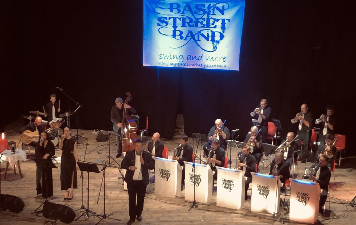 grigoli_davide's tweet photo. Basin Street Band - live in Camploy theatre (🇮🇹)
—————————————————
Complete concert: 
https://t.co/9kVxJfqiVx https://t.co/Q5KHLK8OpS