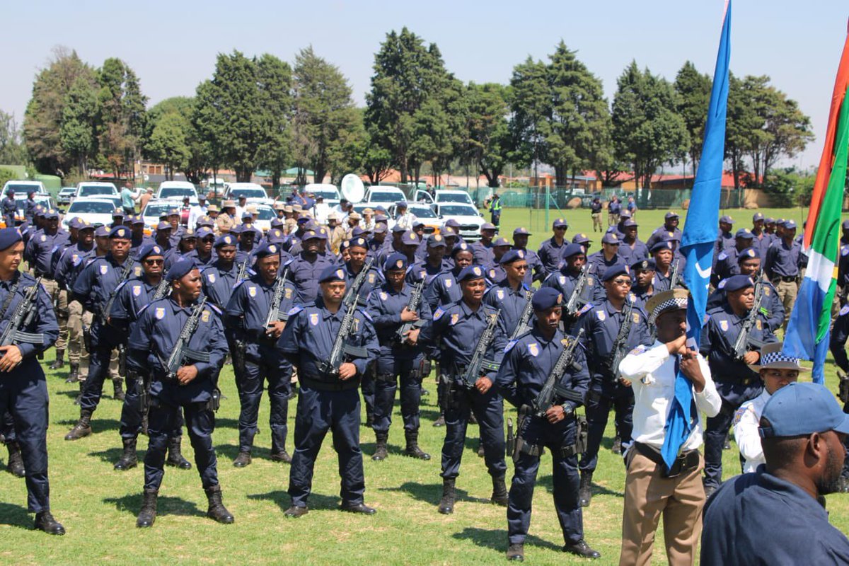PublicSafetyMMC's tweet image. [IN PICTURES]: The newly launched JMPD TRU plus Crime Prevention and Combating Unit under the leadership of MMC @MTshwaku 

This battalion will confront all criminal threats, from cash-in-transit heists to business robberies, hijackings, kidnappings, and illegal miners.