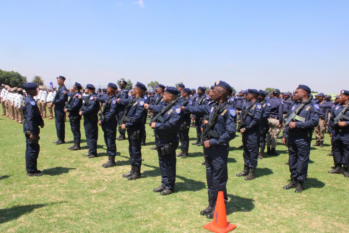 PublicSafetyMMC's tweet image. [IN PICTURES]: The newly launched JMPD TRU plus Crime Prevention and Combating Unit under the leadership of MMC @MTshwaku 

This battalion will confront all criminal threats, from cash-in-transit heists to business robberies, hijackings, kidnappings, and illegal miners.