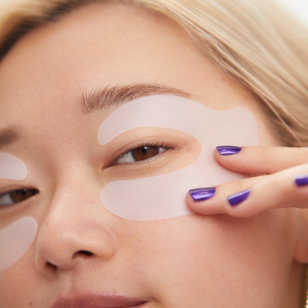 DID YOU KNOW? Our Retinol Eye Lift Patches instantly lift, firm &amp; revitalize your eyes while helping target fine lines &amp; wrinkles over time?! 😍

Grab this #EYECONIC eye patch at @sephora ✨