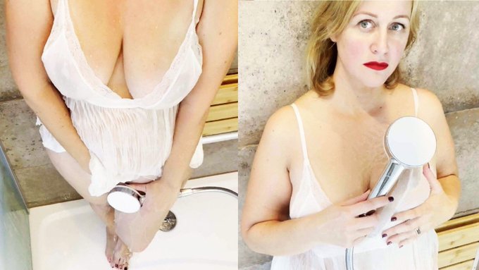 It's ENTSCHEIDEN-TIME! Red lips or red toenails? https://t.co/vQ416iKzcP<a href="/tag/lingerie"class="tags"><span>#lingerie</span></a><a href="/tag/stockings"class="tags"><span>#stockings</span></a><a href="/tag/chubby"class="tags"><span>#chubby</span></a><a href="/tag/milf"class="tags"><span>#milf</span></a><a href="/tag/hairy"class="tags"><span>#hairy</span></a><a href="/tag/nylonfetish"class="tags"><span>#nylonfetish</span></a>