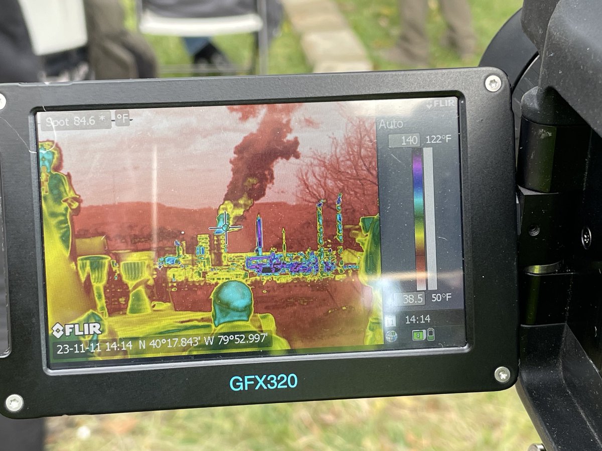 BreatheProject's tweet image. Thank you to ⁦@PSRPennsylvania⁩ for pointing a FLIR camera showing pollution from the #Clairton plant #WeRefusetoDie