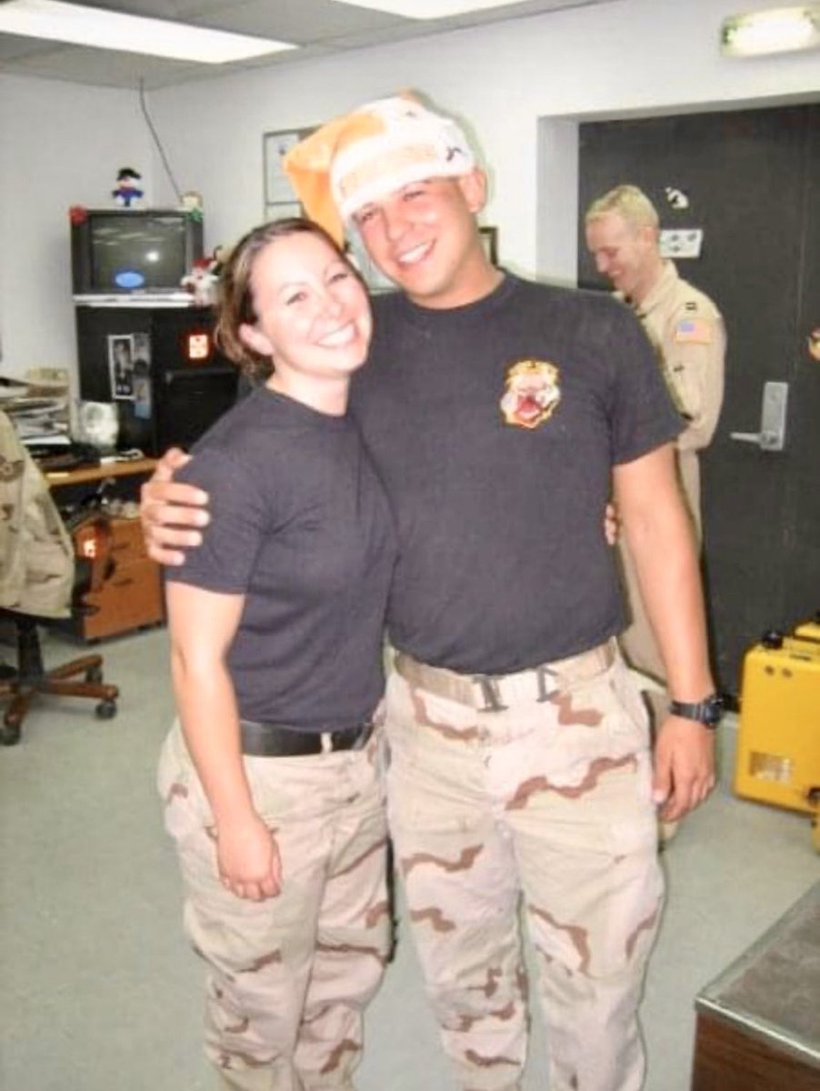 Happy Veterans Day family! 🇺🇸🧡 Thank you all for your service and sacrifice.