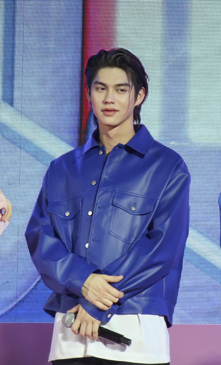 AMneverdiee's tweet photo. หล่อสมคำรำลือจริงๆ 😎

#Lazada1111THLive  #bbrightvc
#ไบร์ทวิน #LazadaTH https://t.co/q12wEkY1Cf