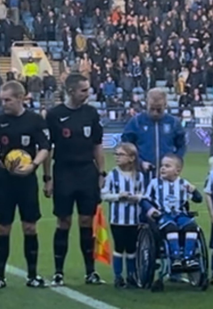 Obviously not the result anybody wanted, but the boy had a great day all the same, thanks to @bazzabannan25 for making it special for him, keep the faith 🙏🏻 #swfc