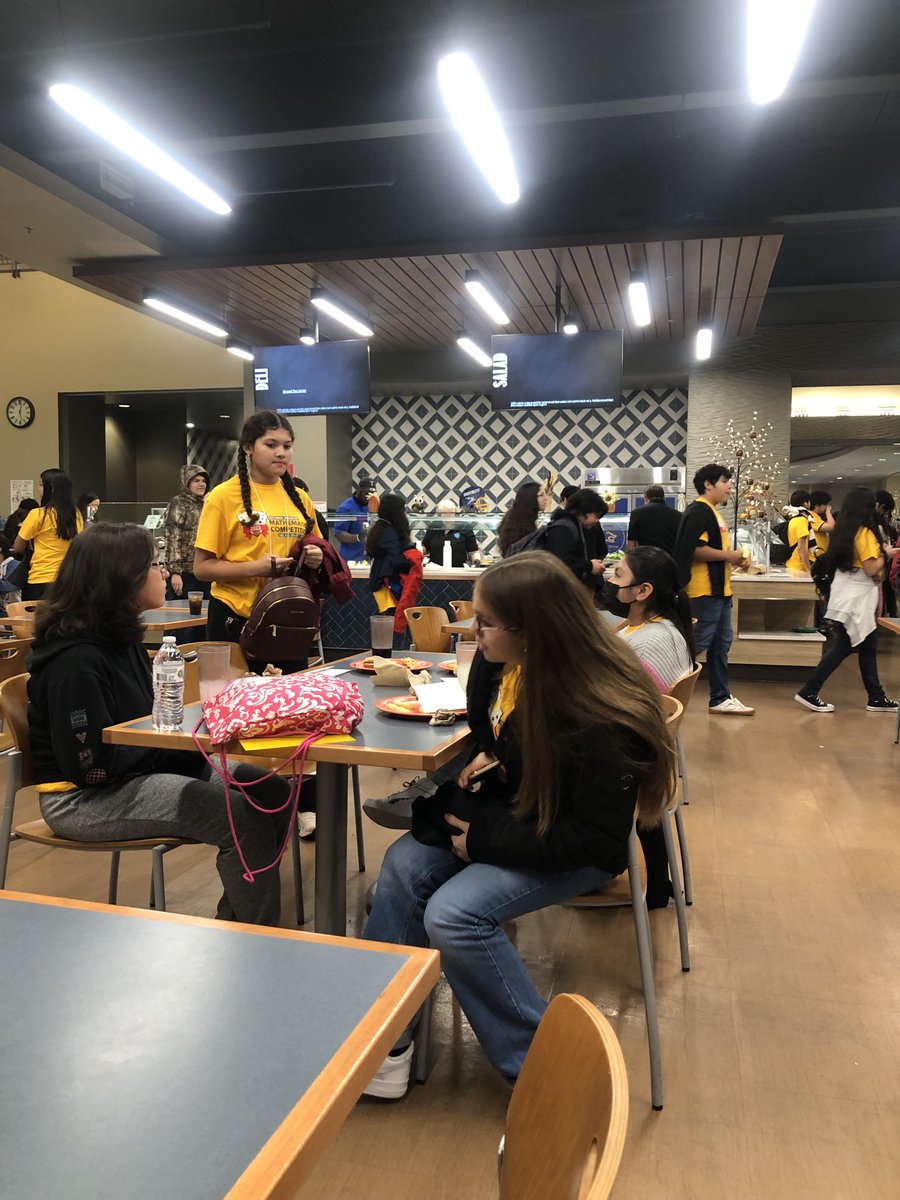 LyndaFarias1's tweet image. KMATH- lunch at TAMUK with our middle school math kids ⁦@McAllenISD⁩ ⁦@fossumfalconms1⁩ ⁦@cobras047⁩ ⁦@stallions045⁩ ⁦@elma_pinon⁩