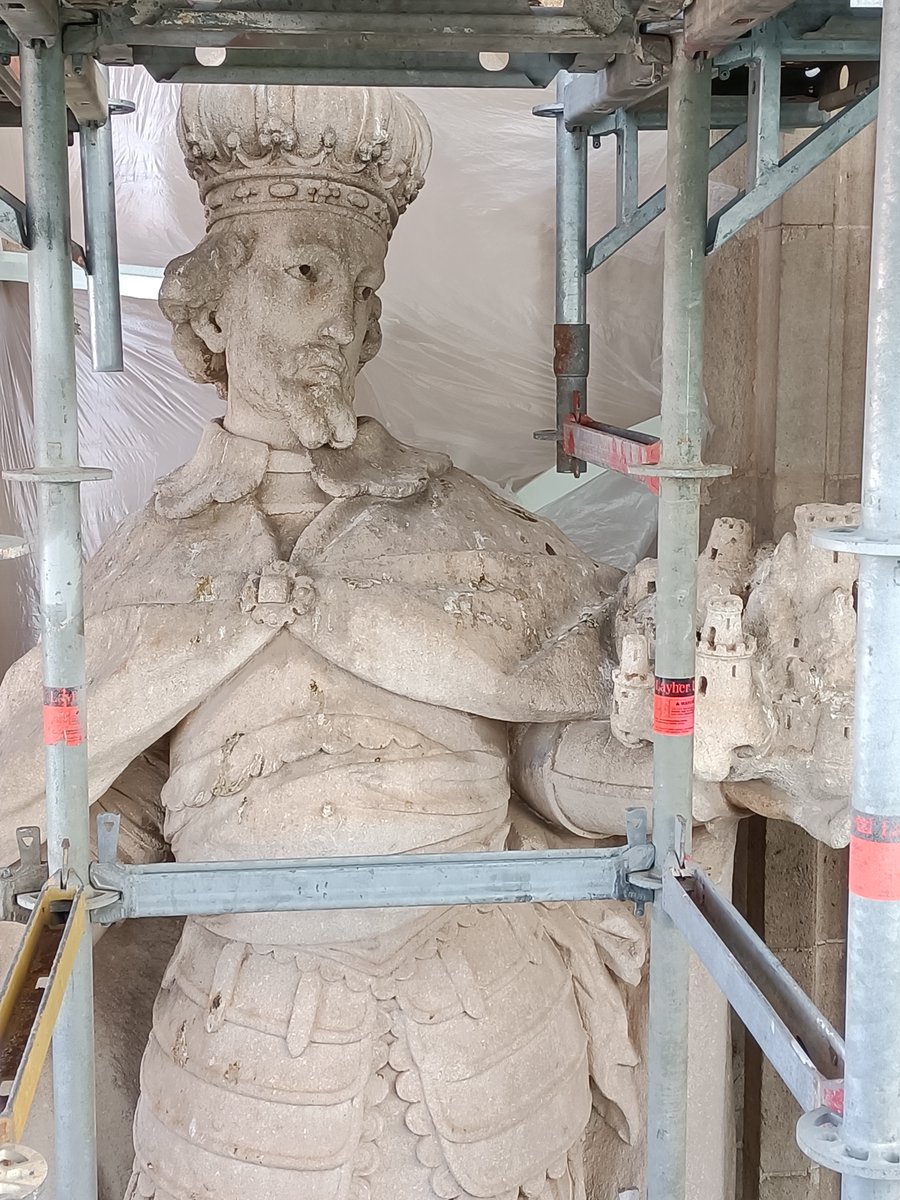 huermur's tweet photo. Hoy hemos visitado la restauración del imafronte de la Catedral #Murcia para ver de cerca esta joya del barroco español. 

En el recorrido por el enorme andamio se pueden apreciar de cerca las curiosidades que durante siglos no han sido tan visibles desde abajo #PatrimurSOS

HILO https://t.co/MITkPG9Ova