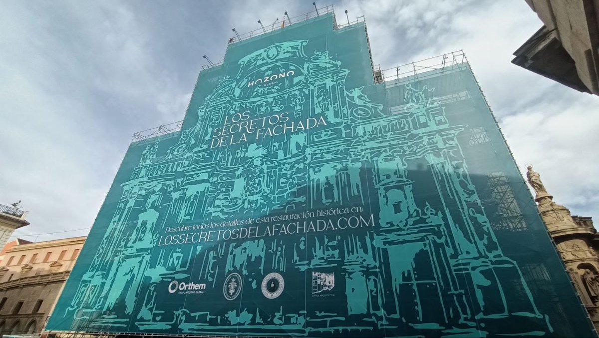 huermur's tweet photo. Hoy hemos visitado la restauración del imafronte de la Catedral #Murcia para ver de cerca esta joya del barroco español. 

En el recorrido por el enorme andamio se pueden apreciar de cerca las curiosidades que durante siglos no han sido tan visibles desde abajo #PatrimurSOS

HILO https://t.co/MITkPG9Ova