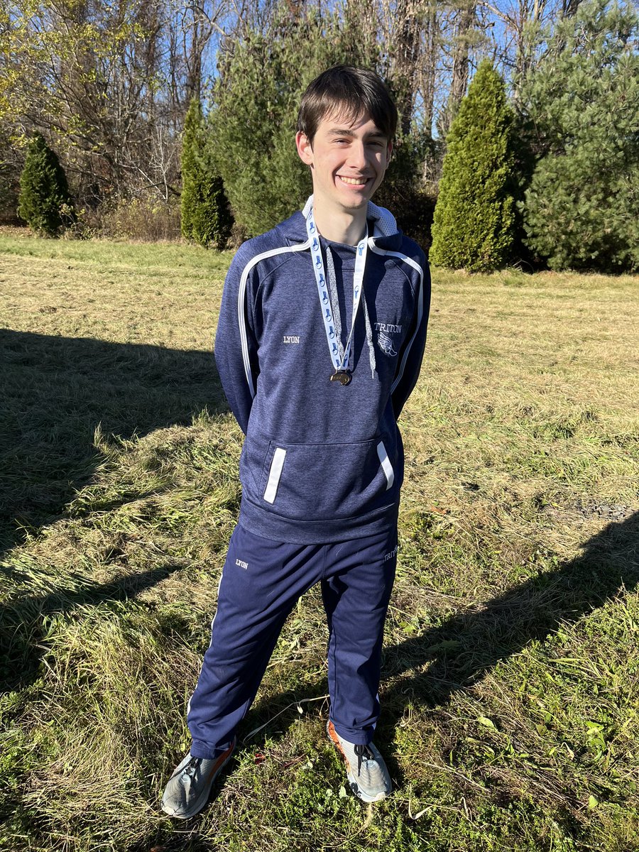 Senior Zach Lyon was a state medalist & placed 15th overall in the D3a race. Congrats to @TritonTrackXC Boys on finishing 4th overall and qualifying for the @MIAA033 States next week at Fort Devens! @KGaud123 @BostonHeraldHS @GlobeSchools @MSONEWSports @TritonHighSchl