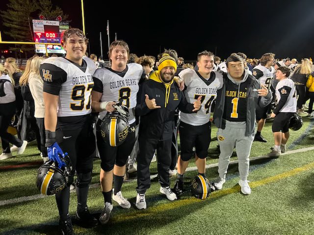 CoachV_Football's tweet photo. Absolute slug fest up front last night. Big shot out to the Gahanna offensive line. Could not be prouder of my unit. #BearsDefLine 🤙🏽🏈 https://t.co/xwNSMGbxYi
