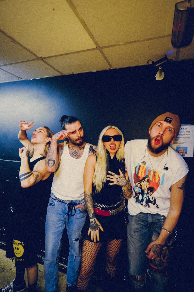 HELL YEAH READING! WE HOPE YOU HAD A GOOD ONE ROCKIN OUT WIT YA BOYZ. WE CAN’T THANKU ENOUGH 4 THE SUPPORT 🤍