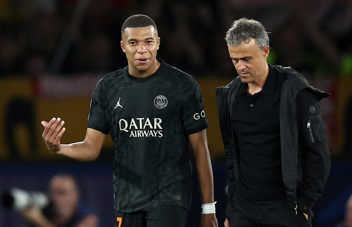 FabrizioRomano's tweet photo. 🔴🔵 Luis Enrique after Mbappé’s hat- trick: “I'm not really happy with Kylian today. I have nothing to say about the goals...”.

“But he can help the team more, in different ways. He’s world class player, we want more”.

“I'm going to talk to him about it first, it’s private”. https://t.co/9n6dg3bM7A