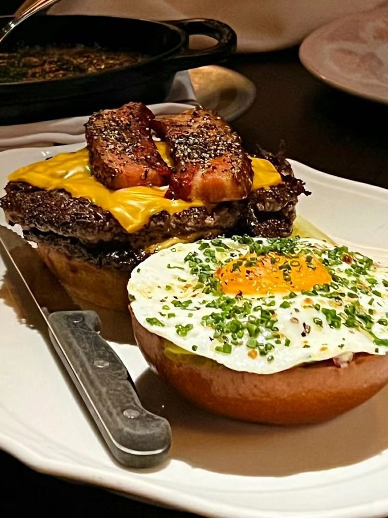 shimie01's tweet photo. I like eating burgers so much. I must have been a burger in my previous life, the kind with beef patties and fried eggs. https://t.co/Sd7NZlQZ9T