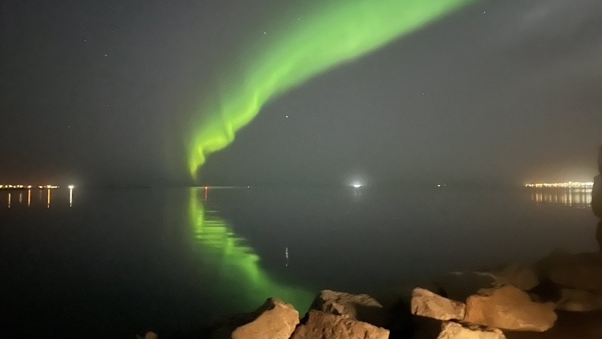 Okay, they can get really bright. I'm impressed! #Iceland #Skylagoon