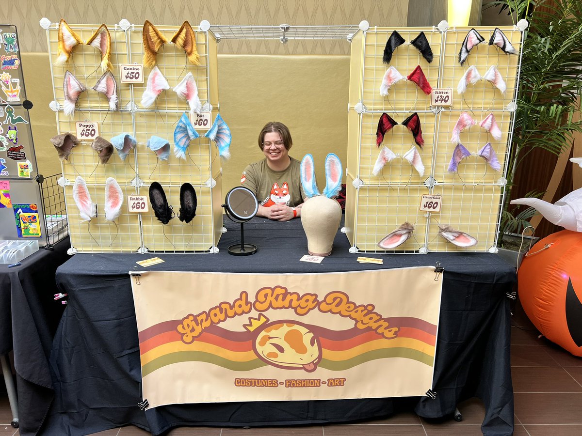 LizardKDesigns's tweet photo. Whoops long time no post! Come see us at #MountainStatePopExpo! https://t.co/QfUTJx4FyA
