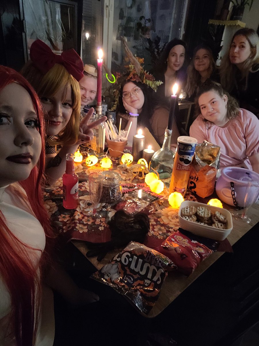 lalladeer's tweet photo. Halloween party!!!!!!! 🤓🍂🕸️🎃💖 https://t.co/lPjTKmlnjT