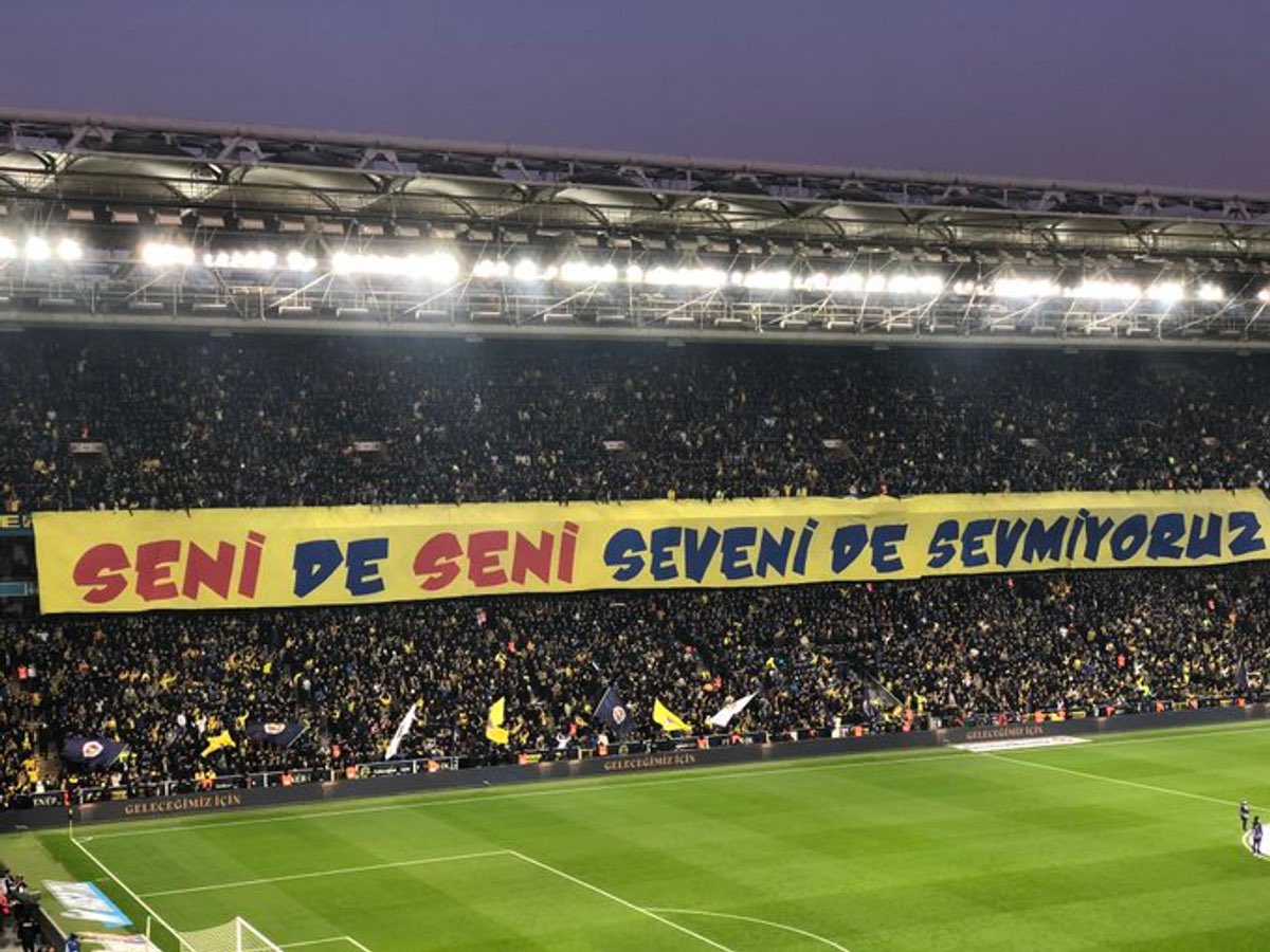 FENERBAHÇEYİ NE KADAR SEVİYORSAK GALATASARAYDAN O KADAR NEFRET EDİYORUZ.