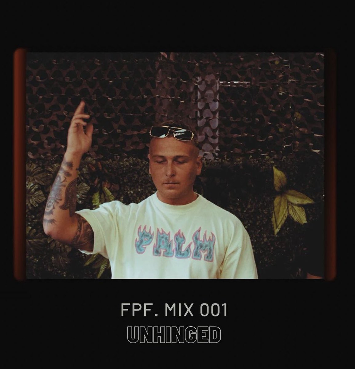 Last post for this now,  my first mix is out on the @unhingedtechno page for the first one of their mix series. 

on.soundcloud.com/kxiiFUeyuM7Dg2…
