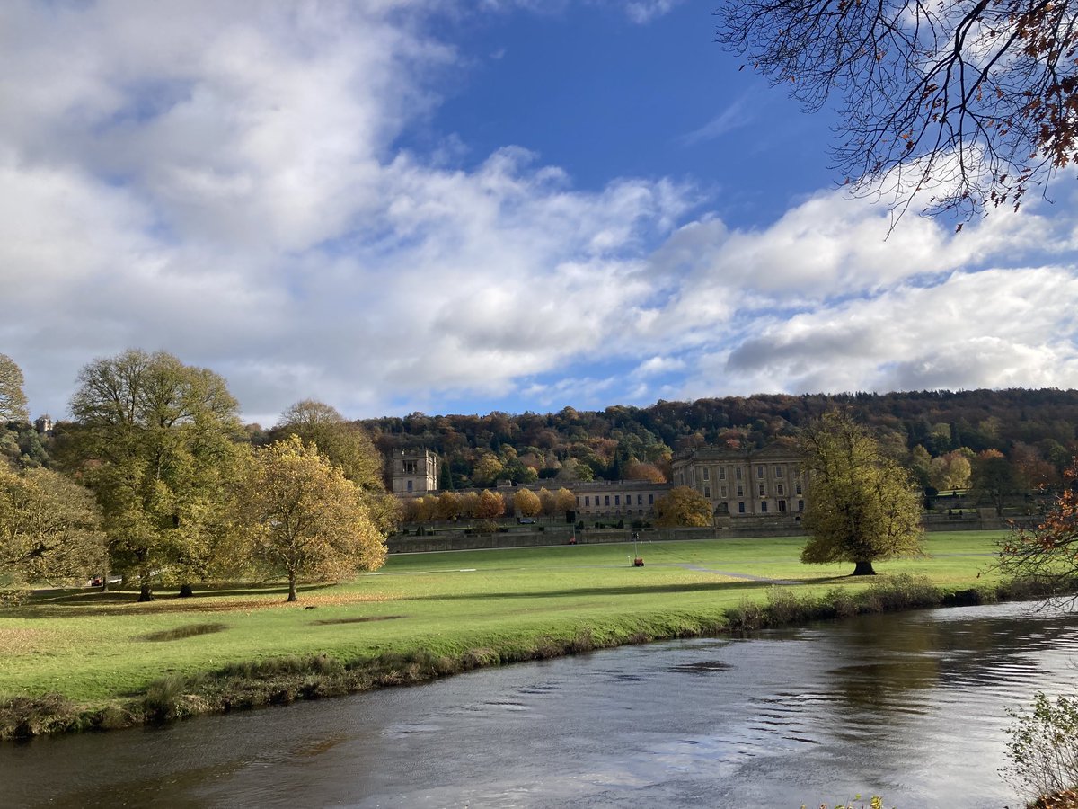 Night night twitter friends 😴leaving you with the rather grand and glorious Chatsworth this week 💚