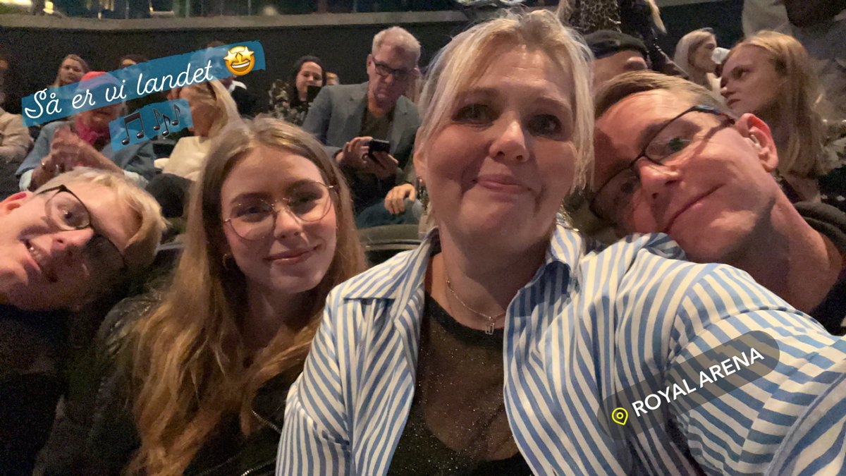 TinaBirkholm's tweet photo. Ret så klar til Nik og Jay 🥳🎶🎵🤩 #nikogjay #royalarena https://t.co/PQbRdUgo3V
