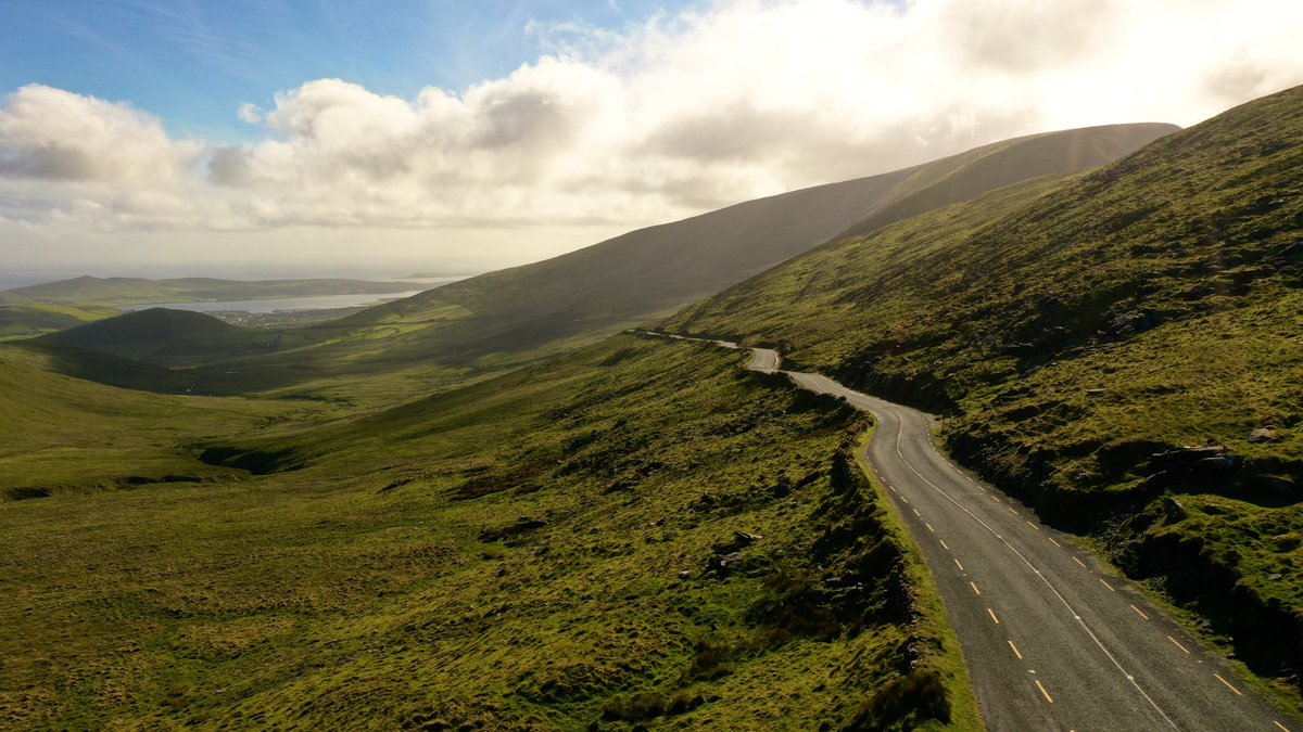 'The road to nowhere'. 
#ringofkerry #westcork #irlandbeforeyoudie