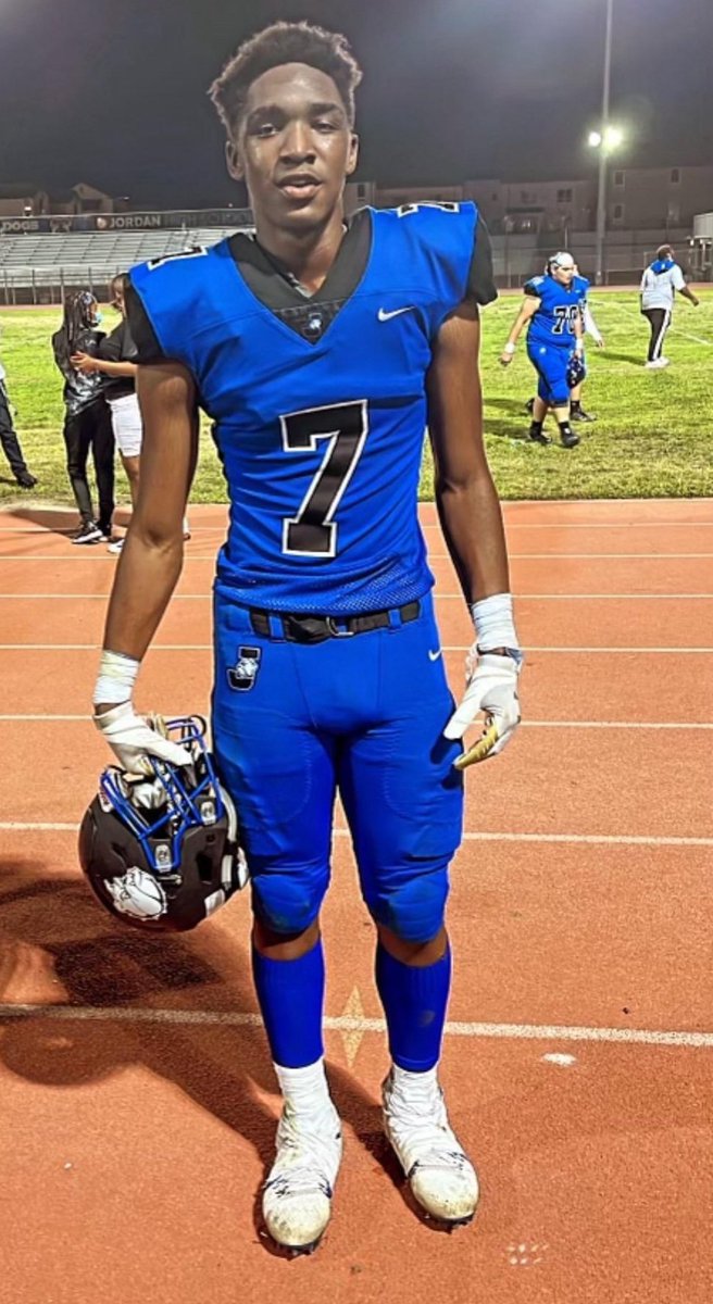 LAJordanFootball (@2019_lajordan) on Twitter photo Sr. QB 6'4 200 lb's Davond Gordon has lead us to the D3 semi finals. <a href="/Amandtastic/">Amanda Scurlock</a> <a href="/CIFLACS/">CIF LA City Section</a> <a href="/Coach_Rich28/">Coach Rich Alvarez</a> <a href="/norrisjr10/">coach norris</a> <a href="/CoachSteveR51/">Steve Ruedaflores</a> <a href="/glindheim3232/">Gifford Lindheim</a> <a href="/headcoachmiller/">@headcoachmiller</a> <a href="/iggy_coach/">Coach Iggy</a> <a href="/Coach_DubA/">Coach Anderson</a> <a href="/coach_esteen/">Coach_Esteen</a> <a href="/RHaylock/">Rahshaun Haylock</a> <a href="/latsondheimer/">eric sondheimer</a> <a href="/pontiac77/">Tiger's Sports View</a> <a href="/Coach_Drum_/">Coach Drummer</a> <a href="/ErikSarni1/">EastSideMediaTV 📹</a> <a href="/DavondJe/">Davond Gordon Jr</a> Sr. QB 6'4 200 lb's Davond Gordon has lead us to the D3 semi finals. <a href="/Amandtastic/">Amanda Scurlock</a> <a href="/CIFLACS/">CIF LA City Section</a> <a href="/Coach_Rich28/">Coach Rich Alvarez</a> <a href="/norrisjr10/">coach norris</a> <a href="/CoachSteveR51/">Steve Ruedaflores</a> <a href="/glindheim3232/">Gifford Lindheim</a> <a href="/headcoachmiller/">@headcoachmiller</a> <a href="/iggy_coach/">Coach Iggy</a> <a href="/Coach_DubA/">Coach Anderson</a> <a href="/coach_esteen/">Coach_Esteen</a> <a href="/RHaylock/">Rahshaun Haylock</a> <a href="/latsondheimer/">eric sondheimer</a> <a href="/pontiac77/">Tiger's Sports View</a> <a href="/Coach_Drum_/">Coach Drummer</a> <a href="/ErikSarni1/">EastSideMediaTV 📹</a> <a href="/DavondJe/">Davond Gordon Jr</a>