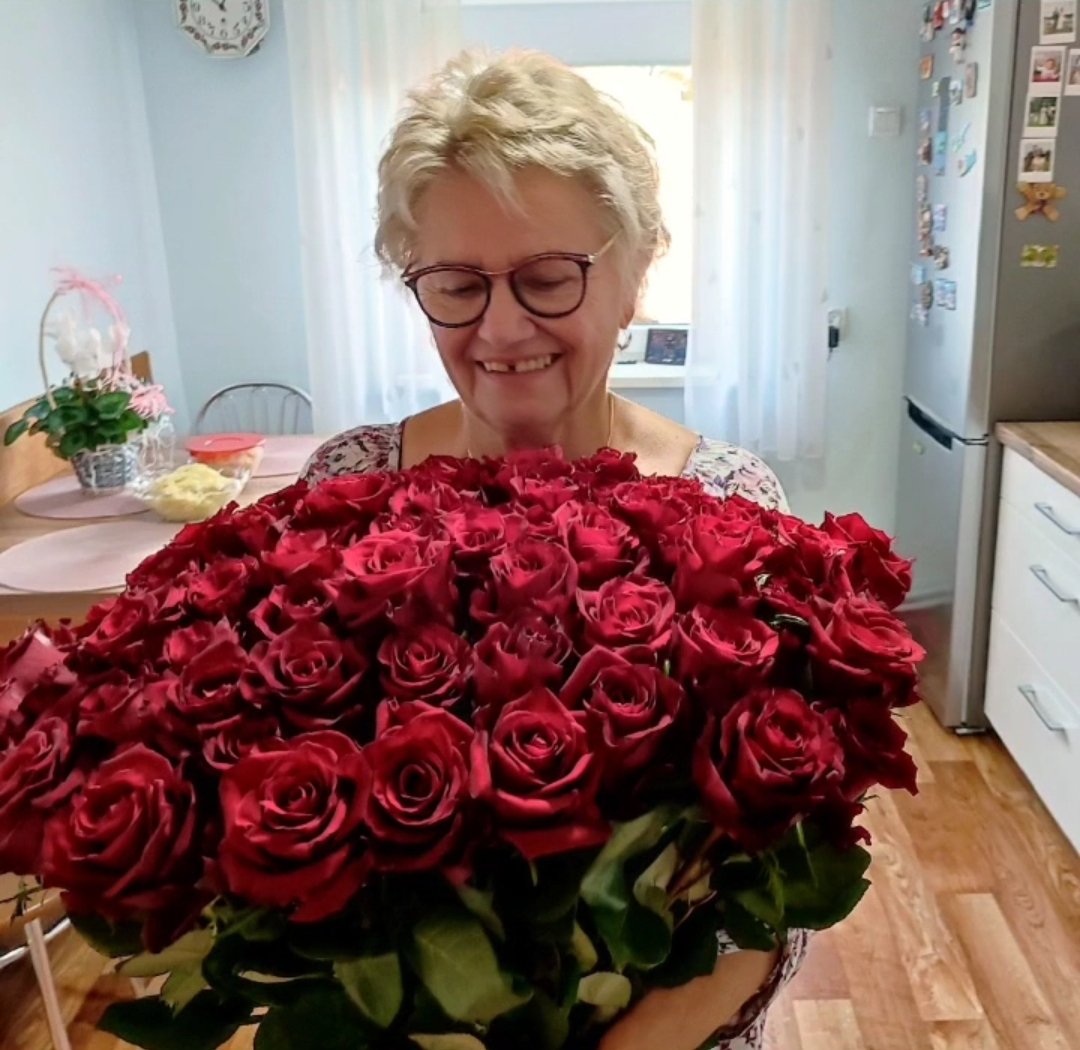 MegaUrszula's tweet photo. Z chłopem mi nie wyszło i  pogoniłam go dekadę temu.
Za to Teściową mam najlepszą na świecie i do dziś utrzymujemy fantastyczną relację 🥰
Rzadkość 🤩
🍾🥂🎂#HappyBirthday #Happy70 https://t.co/1B4SMwJUiW