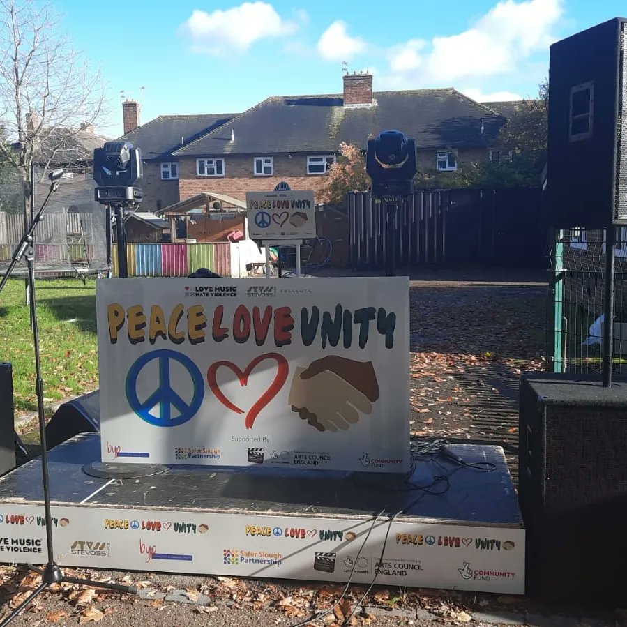 Sloughforall's tweet image. Detatched Youth Team were out this afternoon at the Peace, Love and Unity Music Showcase in Britwell.

#peaceloveandunity #britwell #music #goodvibes