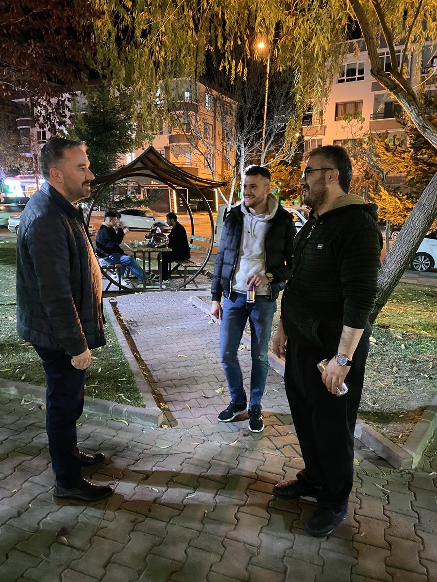 📍Hacı Bayram Veli Parkı
📍Yavuz Sultan Selim Parkı
📍Şehit Bayram Koçak Parkı
Yaptığımız bu güzel parkların yoğun bir şekilde kullanılıyor olması bizleri memnun ediyor.
Akşamları gençlerle buluşma mekanlarımız oldu.😉
#pursaklar #cumartesi