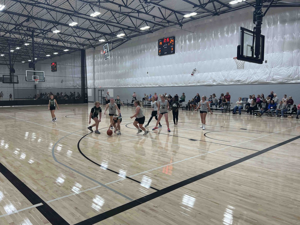 Crossover Elite 6th Girls in action vs FZN as part of @cnrbasketball winter league.