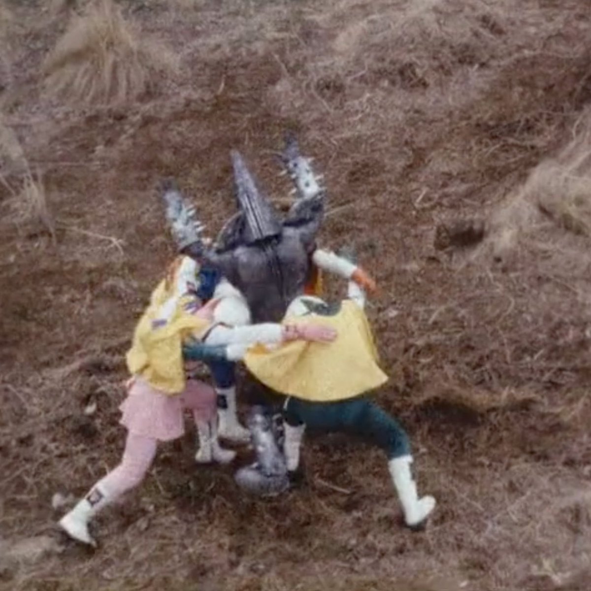 JapanHeroYT's tweet photo. The JAKQ Dengekitai production crew slightly off frame in this sequence. From episode five: "3 Snaps!! The Ballade of Betrayal". Spotted while assembling reference clips for the Battle Fever J history video.

#supersentai #tokusatsu #ジャッカー #henshin https://t.co/LuIK0SAGi5