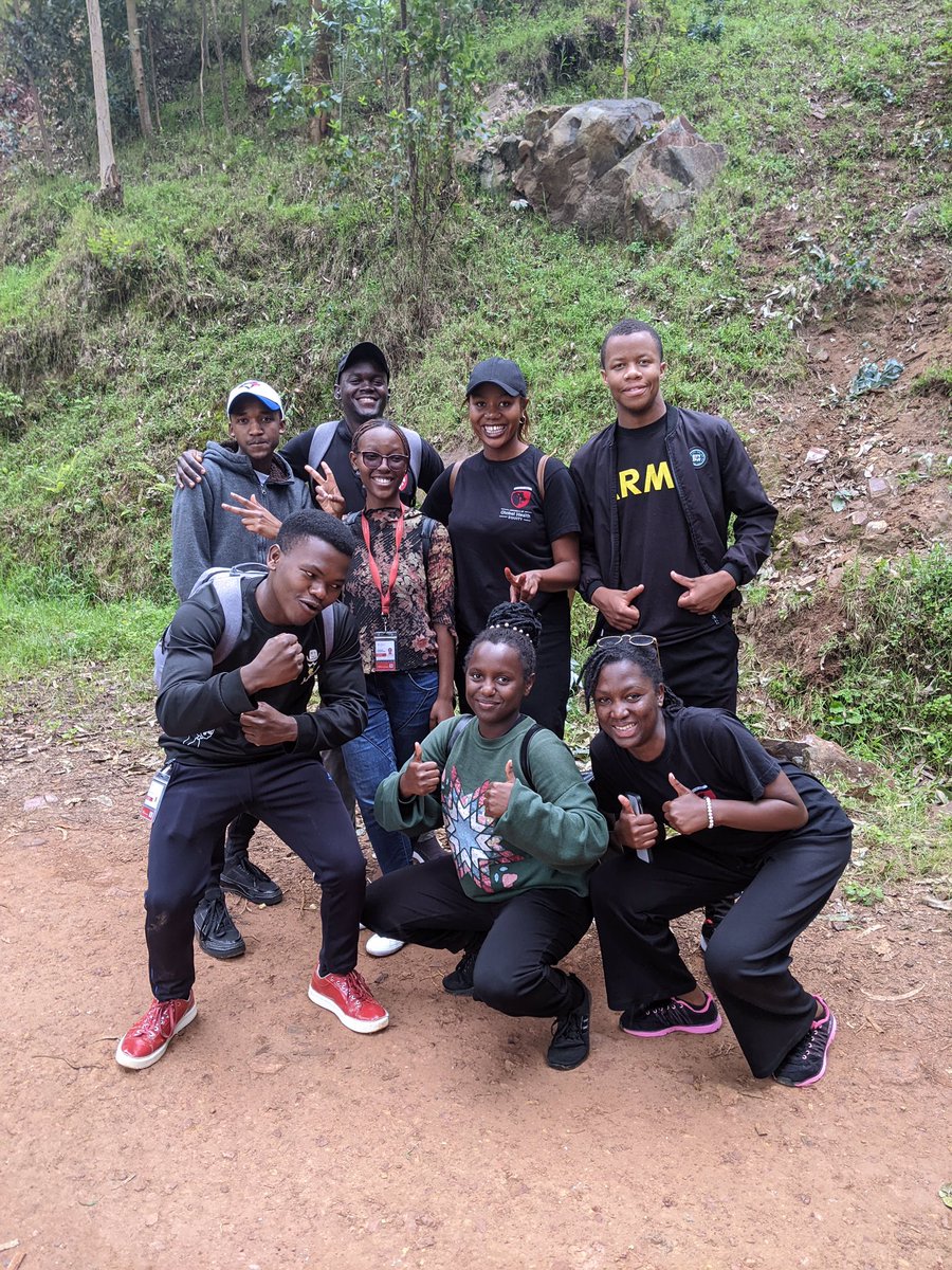 UGHE_SOHIC's tweet photo. 🌿👣Walk the Talk Day! 

Exploring, learning, and paving the way for projects that'll make a positive pawprint in our community! 🐾💚

 #OneHealthMonth 
#WalkTheTalk
#CommunityExploration https://t.co/EoSq3bAqjR