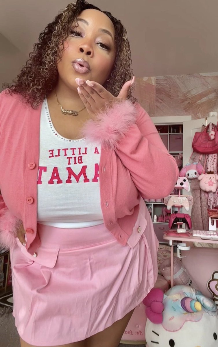 PinKIYSensei's tweet photo. @YouTubeGaming To be cemented in the industry as a Games Scholar, my research inspiring young women, making them feel seen, and used by orgs to cultivate a culture of inclusivity. Also, to continue to model said inclusivity on my channel with the #PrettyCommittee🎀👑 https://t.co/61qWNZBAQJ