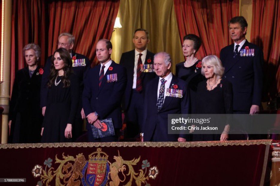 The British Royal Family 🌺
#Rememberance #AlbertHall #RoyalBritishLegion