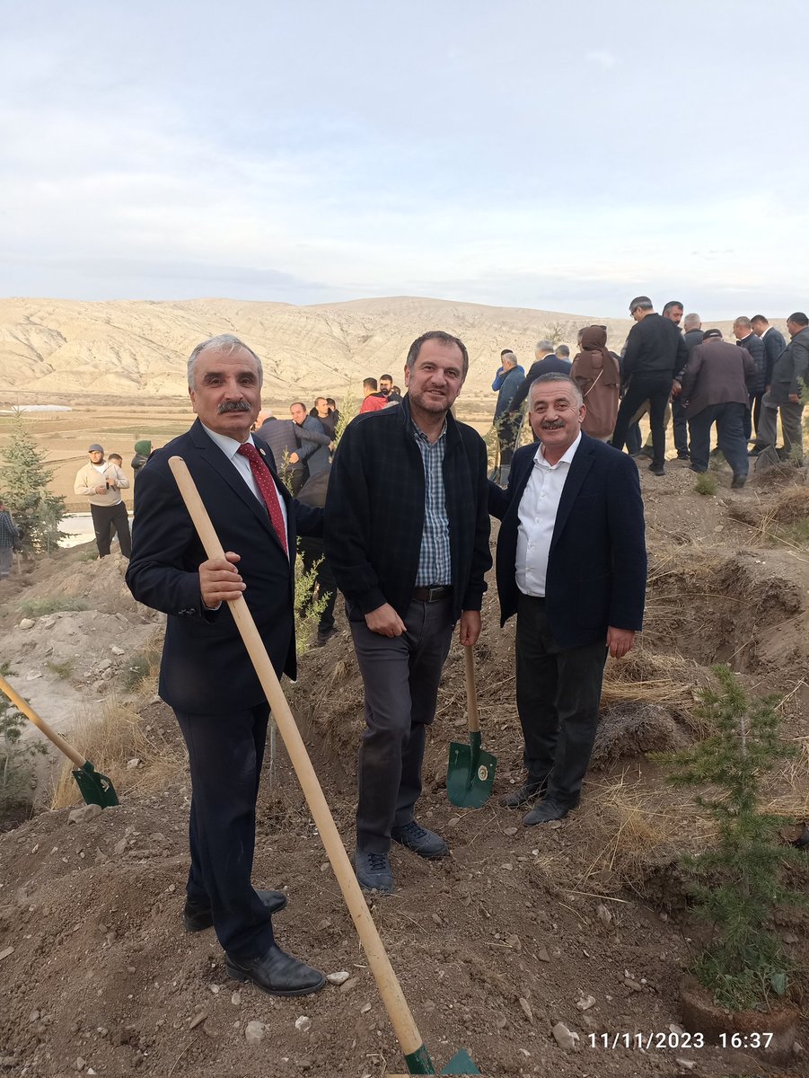 MusaliCemal's tweet photo. Türkiye geneli agaclandirma. Hayırlı olsun Çankırı.  BBP il başkanlığı il başkanı musali Cemal  Akparti il meclis başkanı Mustafa cıbik https://t.co/dRHQ0rG6KD