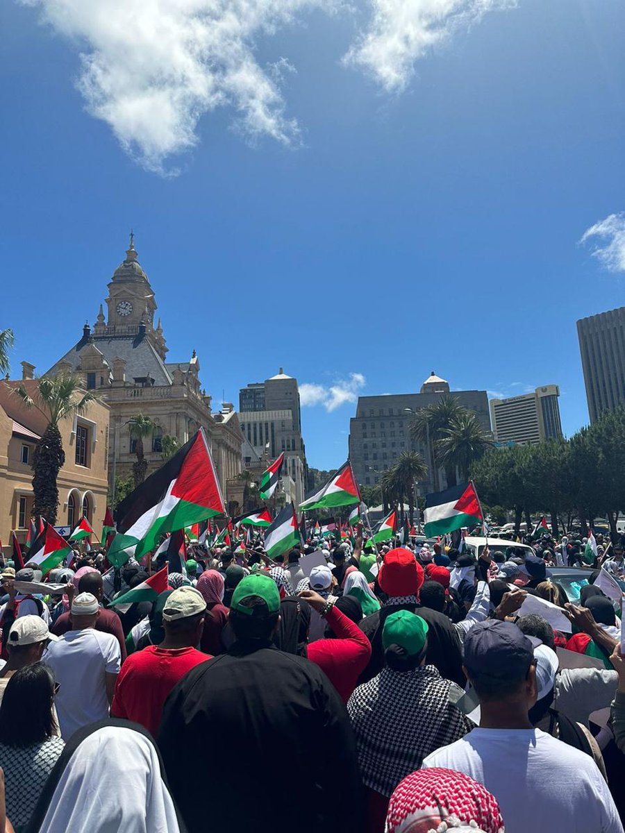icro_sa's tweet photo. A unique march in support of Palestine today in Cape Town, South Africa https://t.co/NvM5DPU5hn