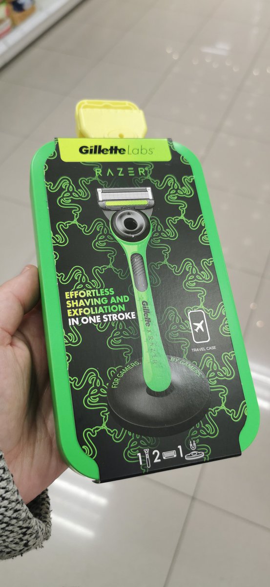 wermichael's tweet photo. @Gillette und @Razer haben hier eine mega geile Zusammenarbeit gemacht, was für eine Kombination 👌😮 wenn auch ihr in den Genuss kommen wollt dann holt ihn euch.

Ihr bekommt ihn bei Müller und auch dm selbstverständlich ist dieser aber auch online zu erwerben. https://t.co/A2yTFPkJPW