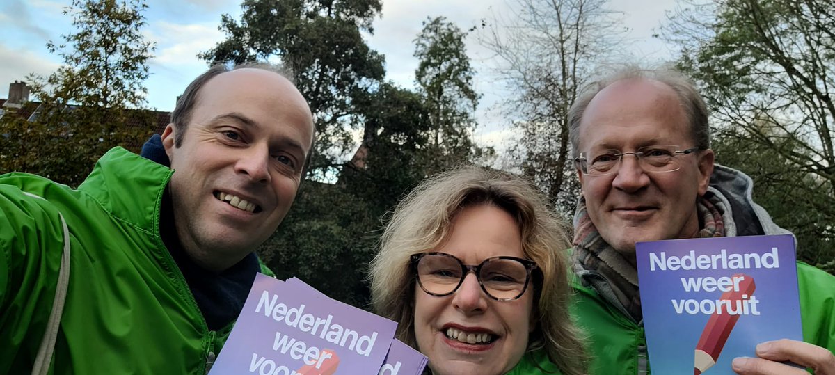 Met gemeenteraadsleden <a href="/rienvankeulen/">Rien Van Keulen 🍀</a> en <a href="/Rens35554824/">Rens</a> huis aan huis in Nieuwegein. Voor een eerlijk en duurzaam Nederland. Samen Nederland weer vooruit. #SamenKanHet <a href="/GroenLinksNgein/">GroenLinksNieuwegein</a>