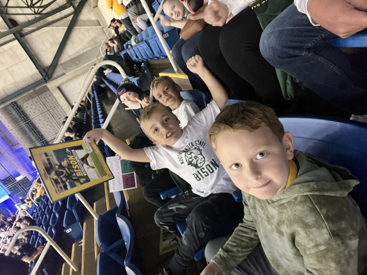 Dubsy2424's tweet photo. #Scheelsgameday #GoBison https://t.co/UhgzvI58Nw