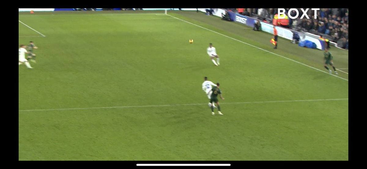 willoenespana's tweet image. Anthony pressed the ball, Firpo pressed the winger Ampadu a bit slow tracking an excellent run. Cooper who was free should’ve been across to sweep up but he’s too slow and allowed the ball to be crossed. It’s not Coopera fault he’s too slow but we shouldn’t be relying on him.