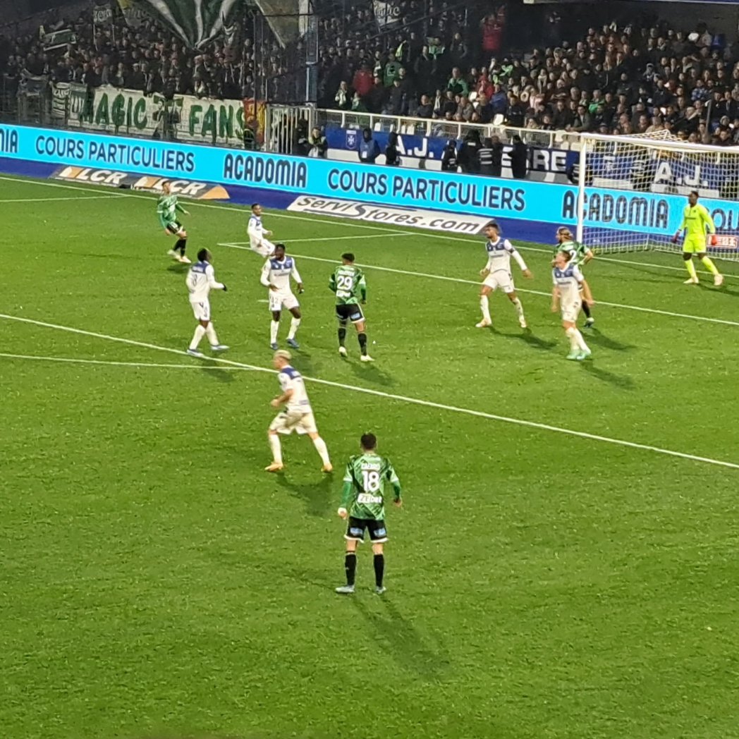 🔵⚪️ Victoire avec la manière de l'<a href="/AJA/">AJ Auxerre</a> face à St Étienne, avec un stade à l'unisson de son équipe. Ça fait du bien 💪