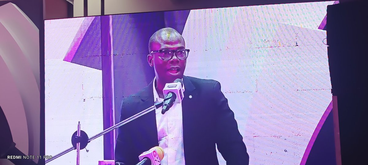 6 journalistes seront primés ce soir sur 17 retenus pour la sélection finale sur 825 candidatures envoyés pour les #WAMECA2023, selon <a href="/sulemana/">Sulemana Braimah</a>, Directeur exécutif de <a href="/TheMFWA/">Media Foundation for West Africa</a> <a href="/alihyshow/">Usman Aliyu</a> <a href="/fannyjc4/">Fana Cissé</a> <a href="/AEjekwonyilo/">Ameh Ejekwonyilo</a> <a href="/ClemenGado/">L'éclectique (O_c)</a> <a href="/IbrahimNdiaye9/">Ibrahim Ndiaye</a> <a href="/kingsuy/">SUY KAHOFI</a>